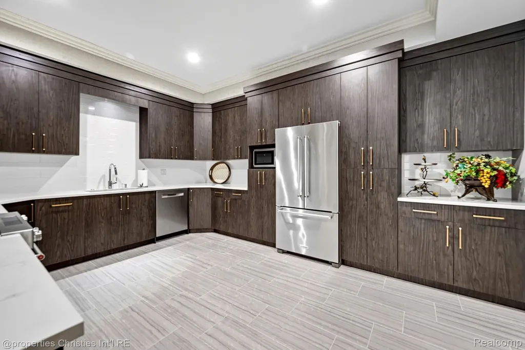 48923 Veneto Drive Novi City MI 48167
