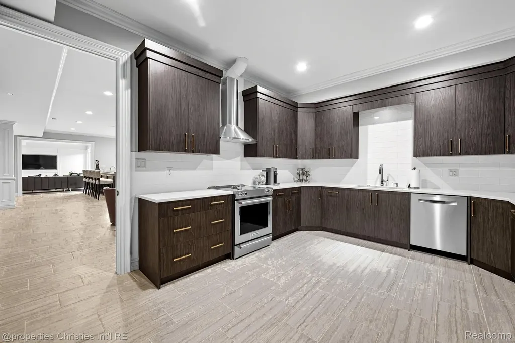 48923 Veneto Drive Novi City MI 48167