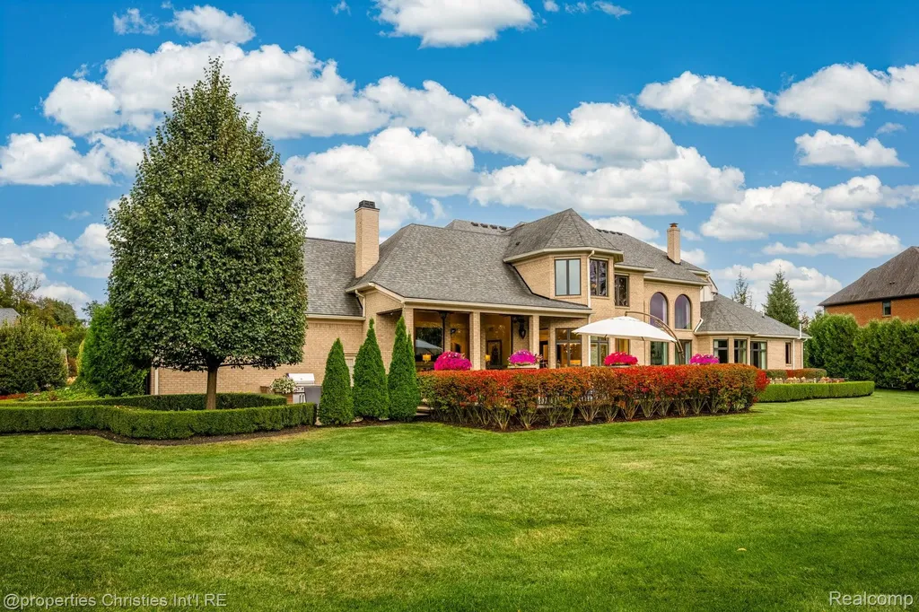 48923 Veneto Drive Novi City MI 48167