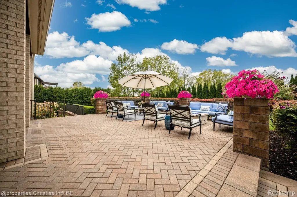 48923 Veneto Drive Novi City MI 48167