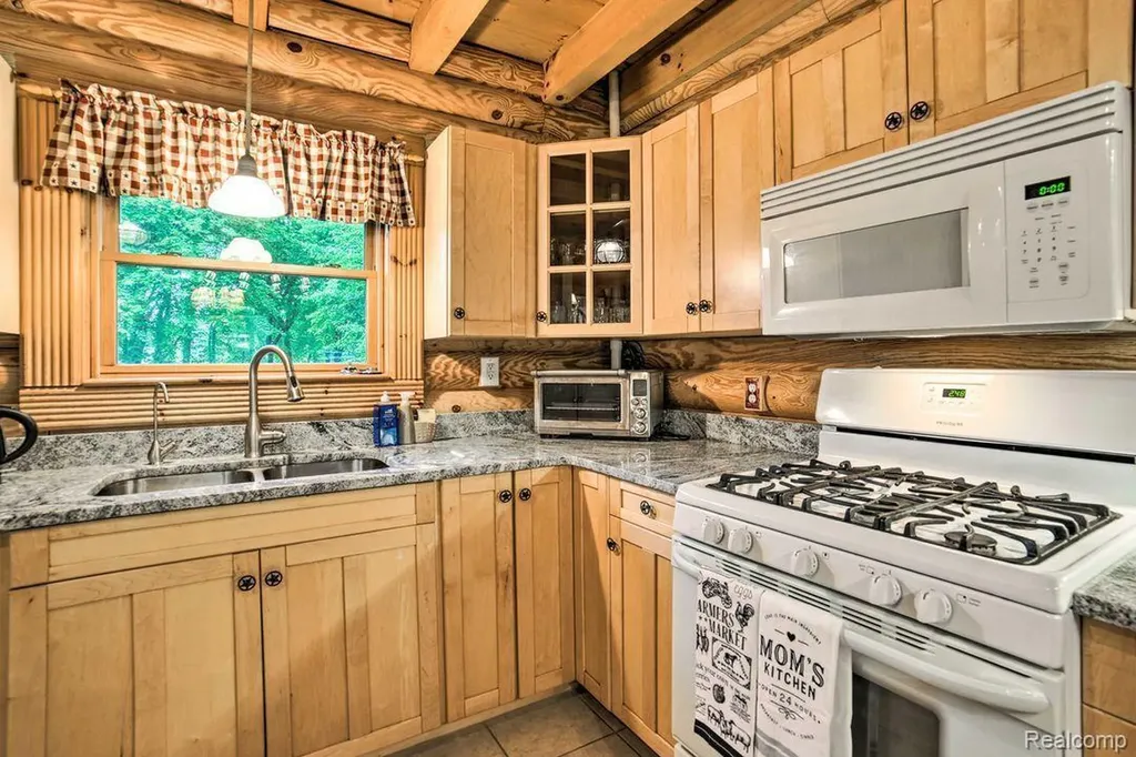 4380 Donnely Road Leoni Township MI 49201