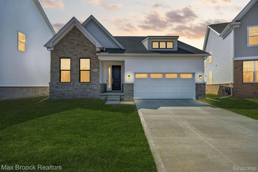 5636 Suffolk Court West Bloomfield Charter Township MI 48322
