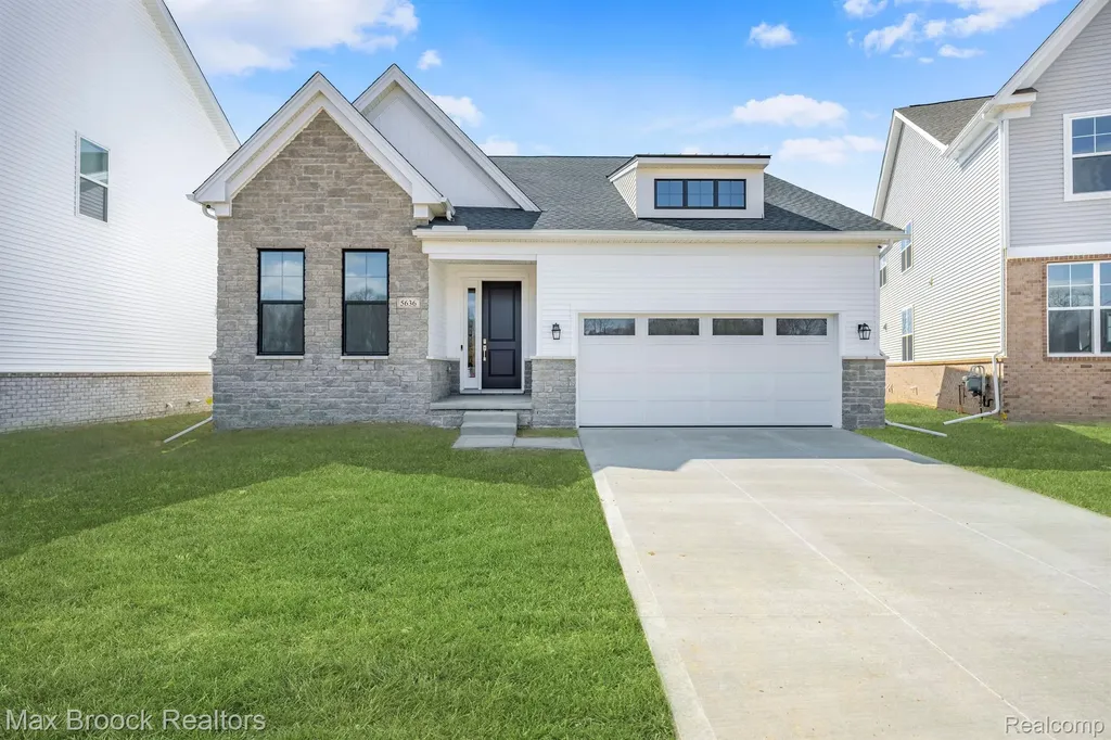 5636 Suffolk Court West Bloomfield Charter Township MI 48322
