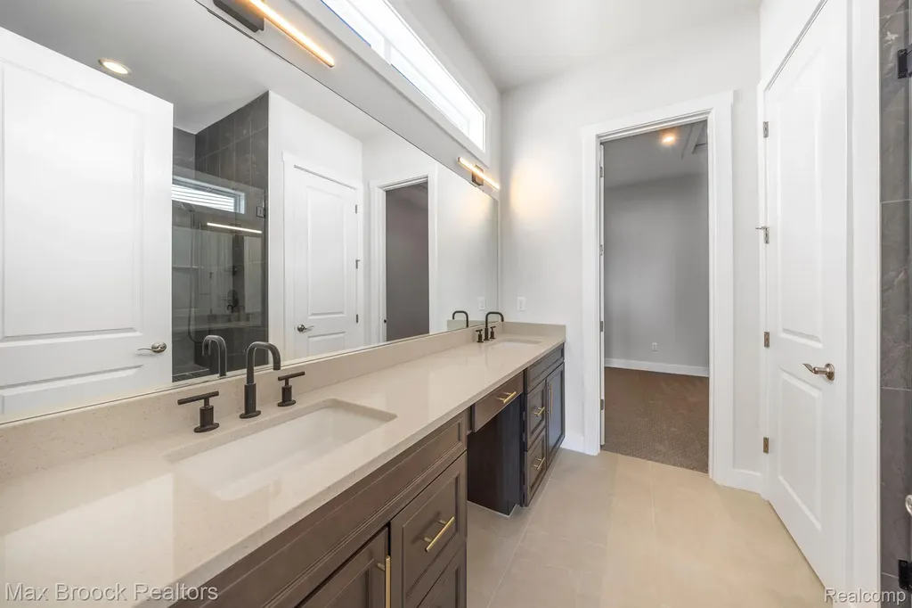 5636 Suffolk Court West Bloomfield Charter Township MI 48322