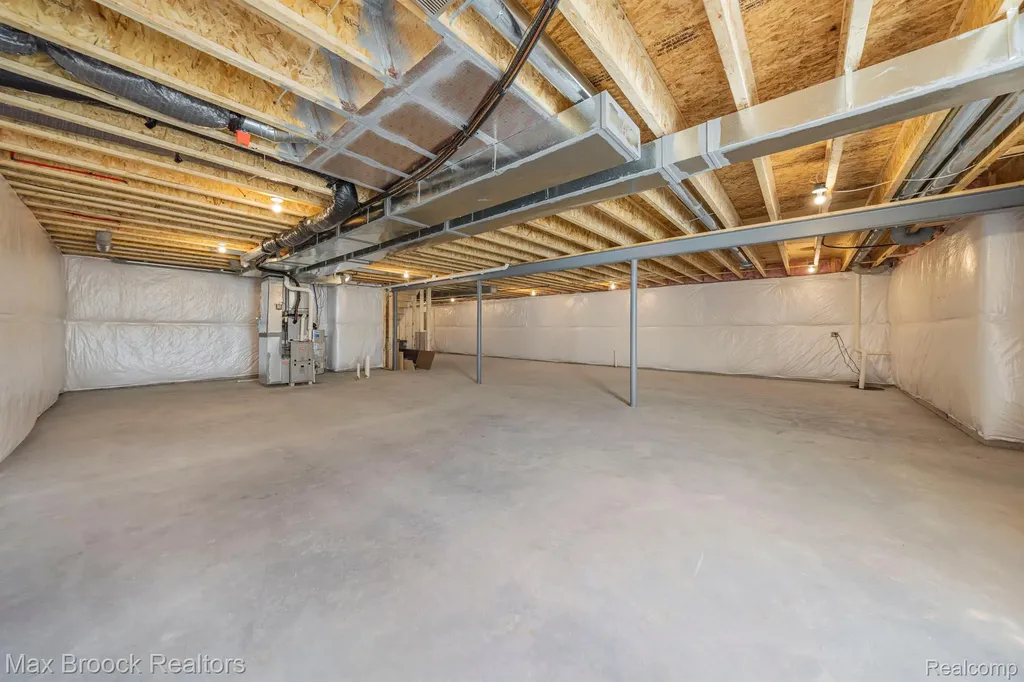 5636 Suffolk Court West Bloomfield Charter Township MI 48322