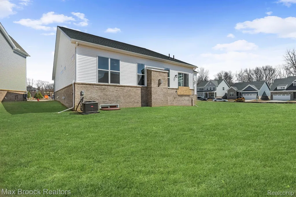 5636 Suffolk Court West Bloomfield Charter Township MI 48322