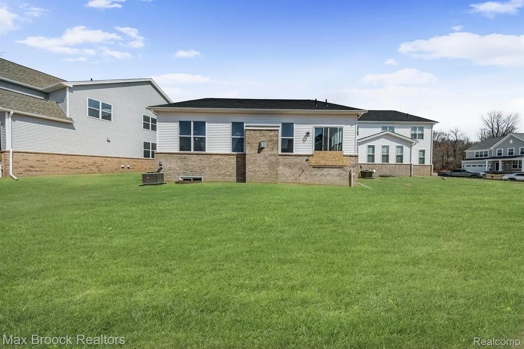 5636 Suffolk Court West Bloomfield Charter Township MI 48322