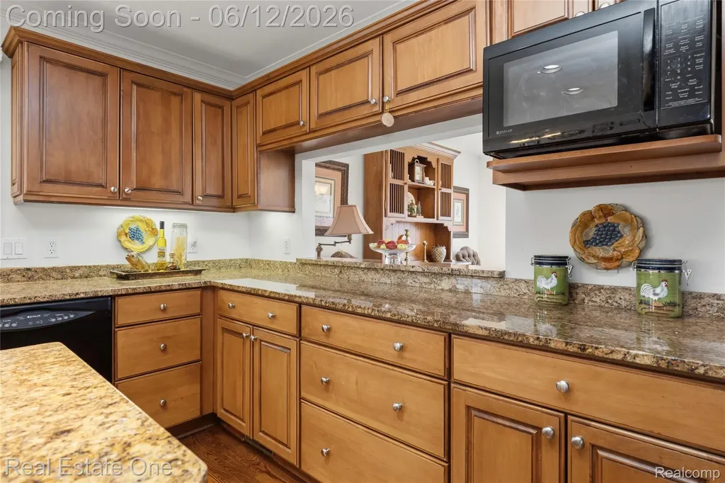 7026 Daventry Woods Drive West Bloomfield Charter Township MI 48322