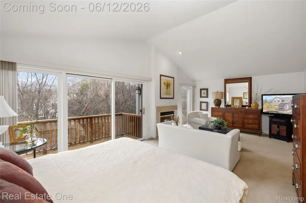 7026 Daventry Woods Drive West Bloomfield Charter Township MI 48322