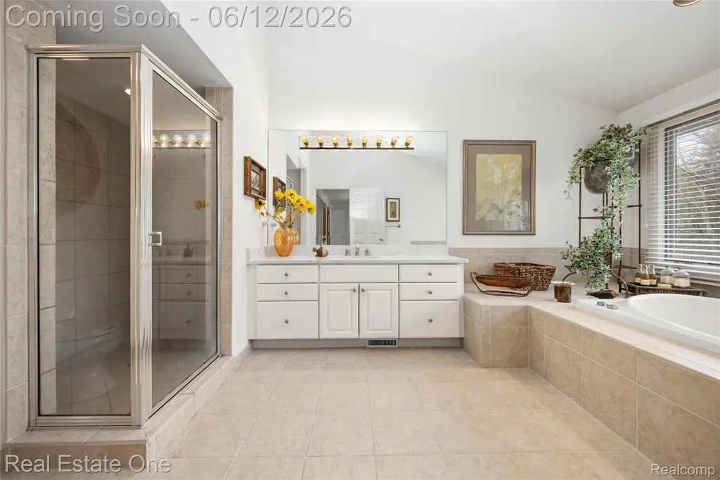 7026 Daventry Woods Drive West Bloomfield Charter Township MI 48322