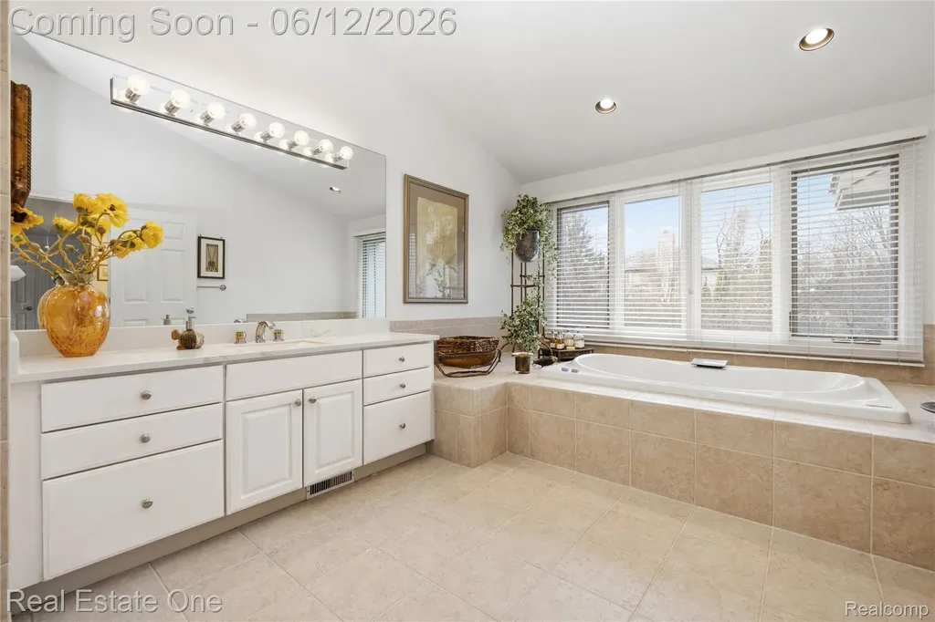 7026 Daventry Woods Drive West Bloomfield Charter Township MI 48322