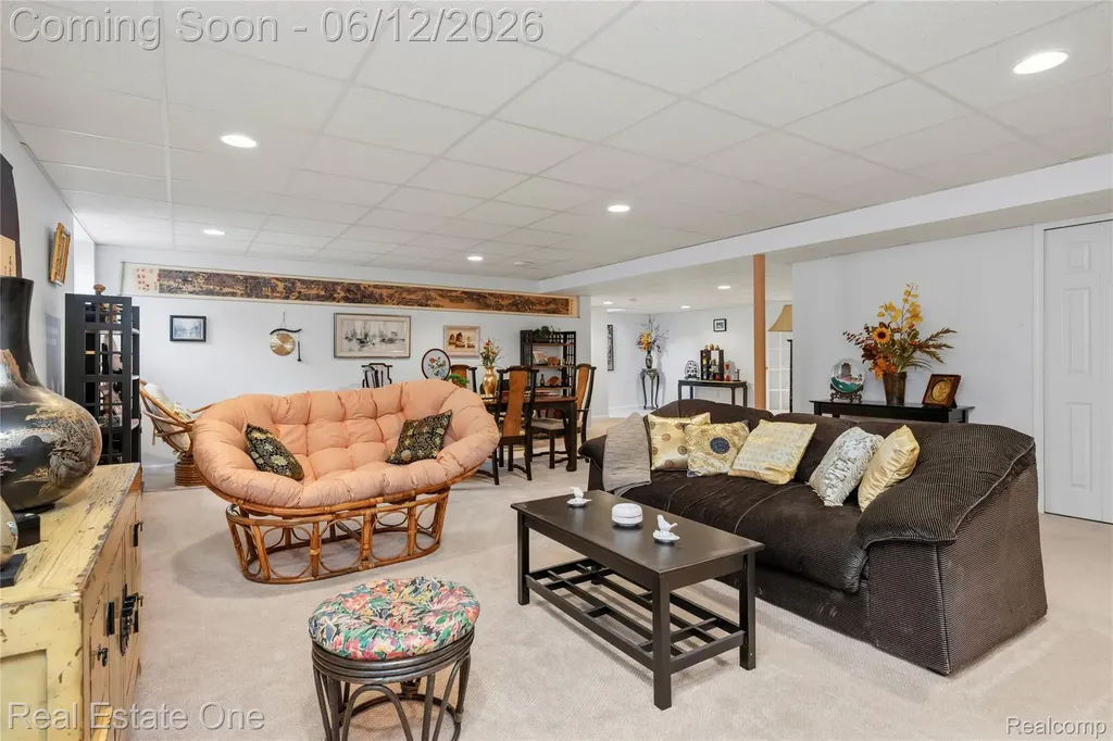 7026 Daventry Woods Drive West Bloomfield Charter Township MI 48322
