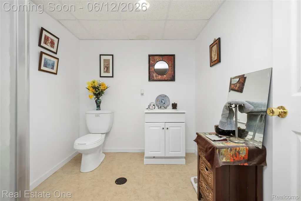 7026 Daventry Woods Drive West Bloomfield Charter Township MI 48322