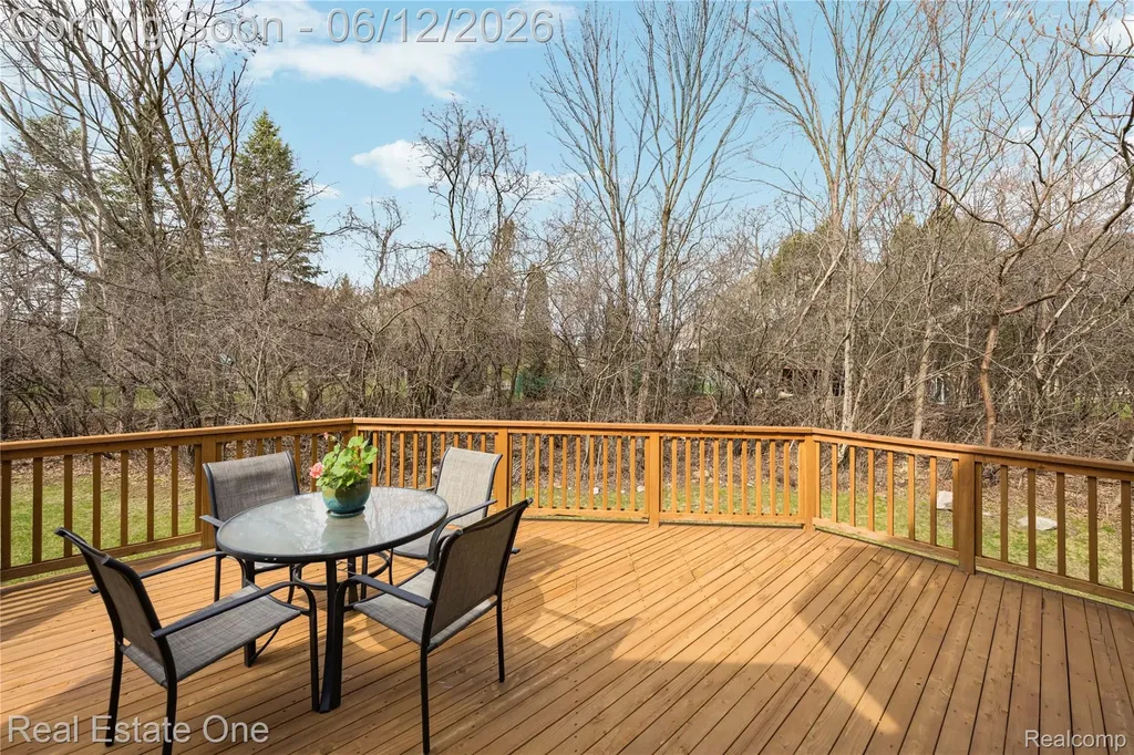 7026 Daventry Woods Drive West Bloomfield Charter Township MI 48322