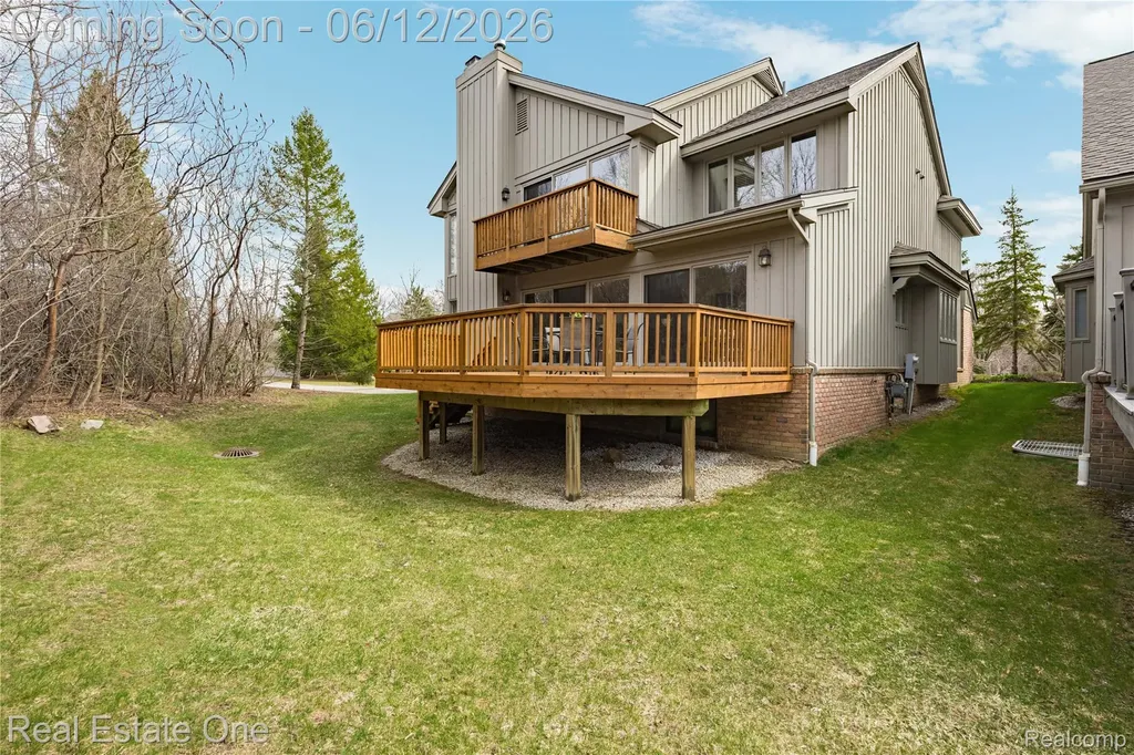 7026 Daventry Woods Drive West Bloomfield Charter Township MI 48322