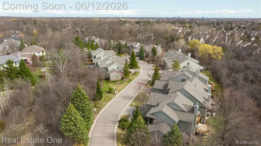 7026 Daventry Woods Drive West Bloomfield Charter Township MI 48322