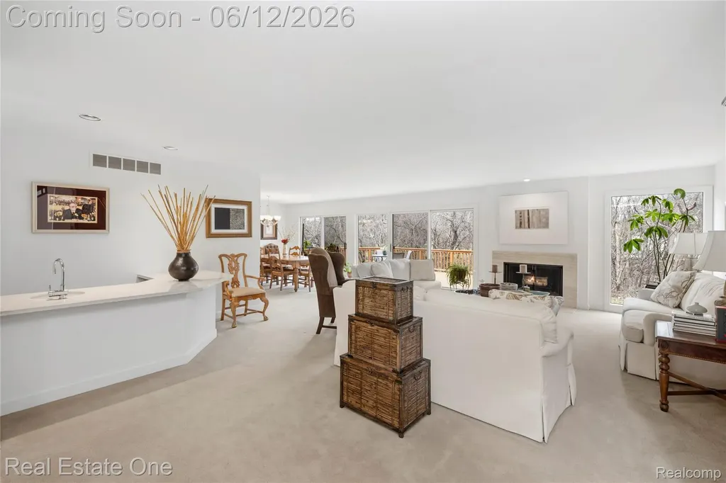 7026 Daventry Woods Drive West Bloomfield Charter Township MI 48322
