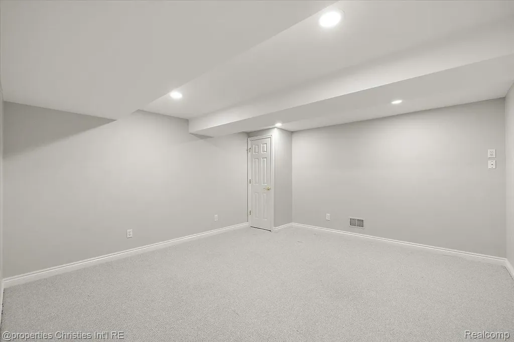 17258 Stonebrook Drive Northville Township MI 48168