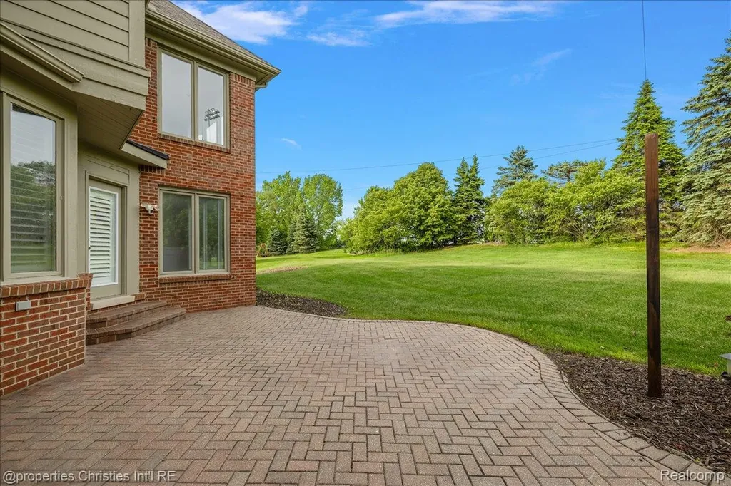 17258 Stonebrook Drive Northville Township MI 48168