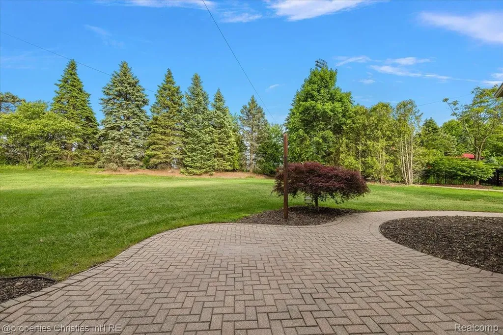 17258 Stonebrook Drive Northville Township MI 48168