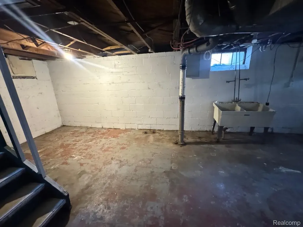 9261 Camley Street Detroit City MI 48224