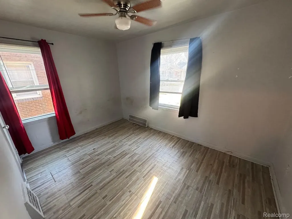 9261 Camley Street Detroit City MI 48224