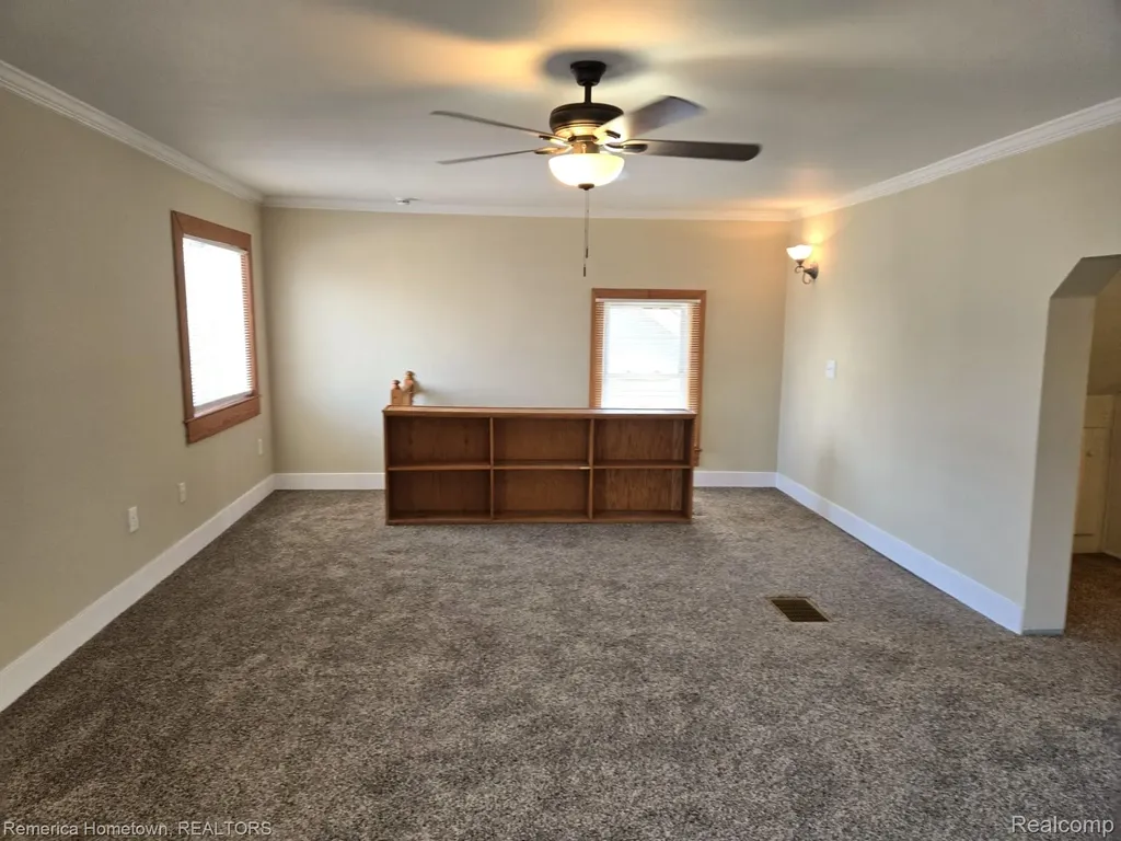 571 W Saratoga Street Ferndale City MI 48220