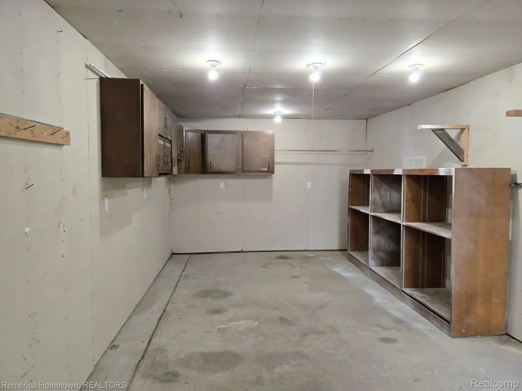 571 W Saratoga Street Ferndale City MI 48220