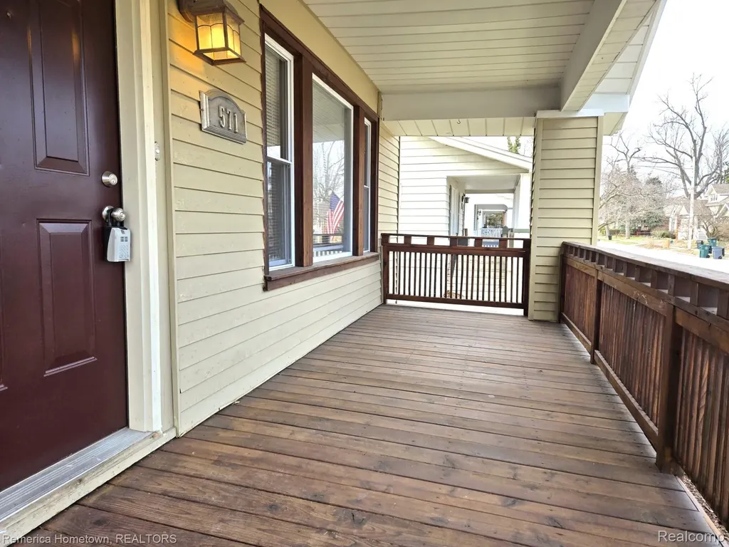 571 W Saratoga Street Ferndale City MI 48220