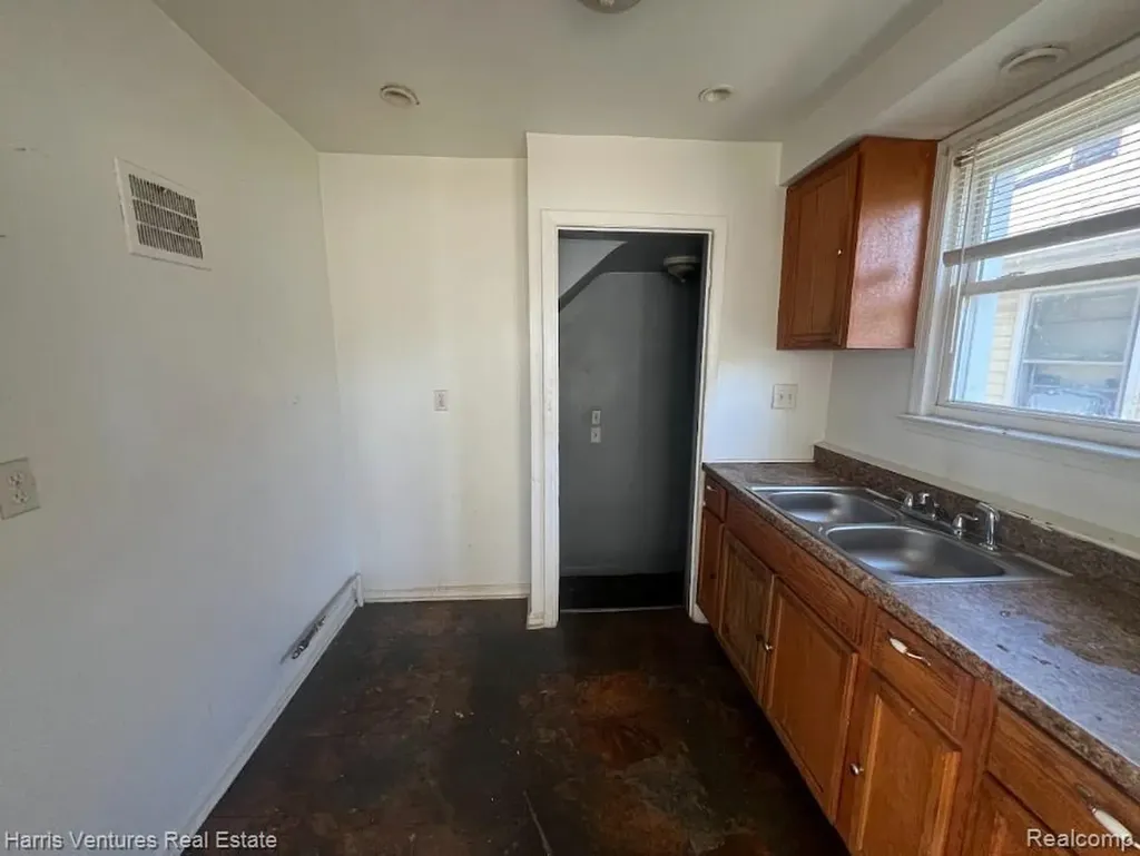 12088 Archdale Street Detroit City MI 48227