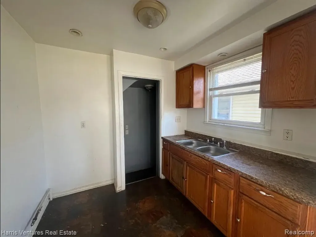 12088 Archdale Street Detroit City MI 48227