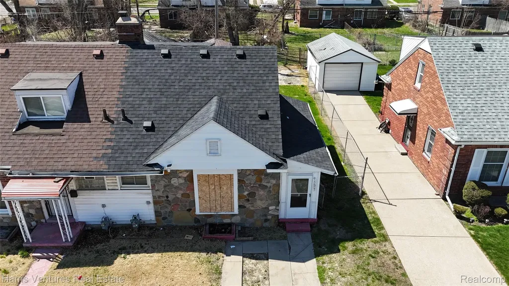 15825 Pinehurst Street Detroit City MI 48238