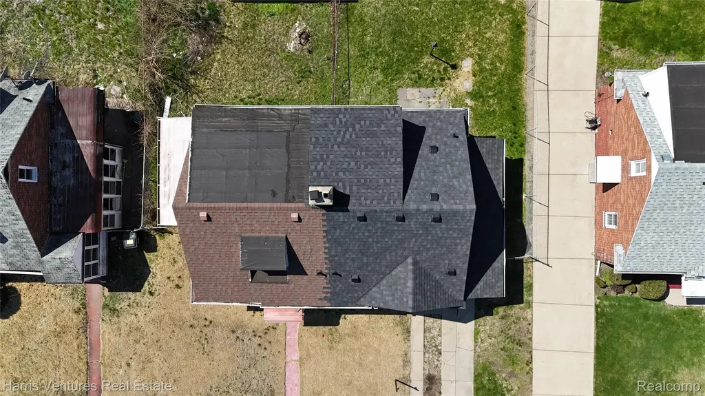 15825 Pinehurst Street Detroit City MI 48238