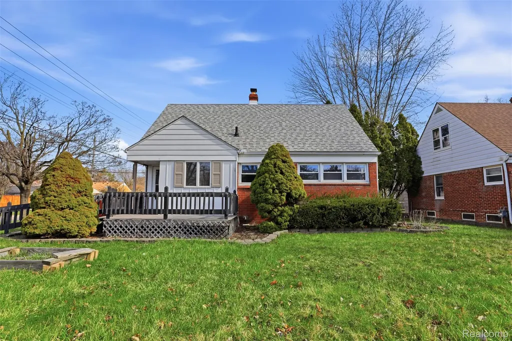 20201 Lancaster Street Harper Woods City MI 48225