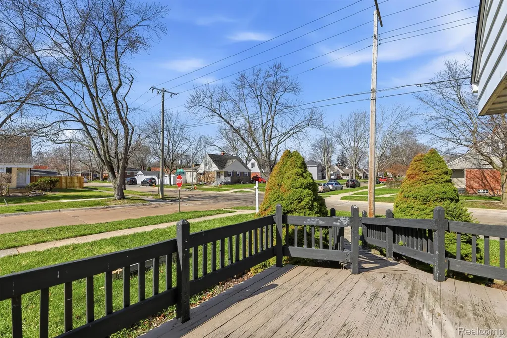20201 Lancaster Street Harper Woods City MI 48225