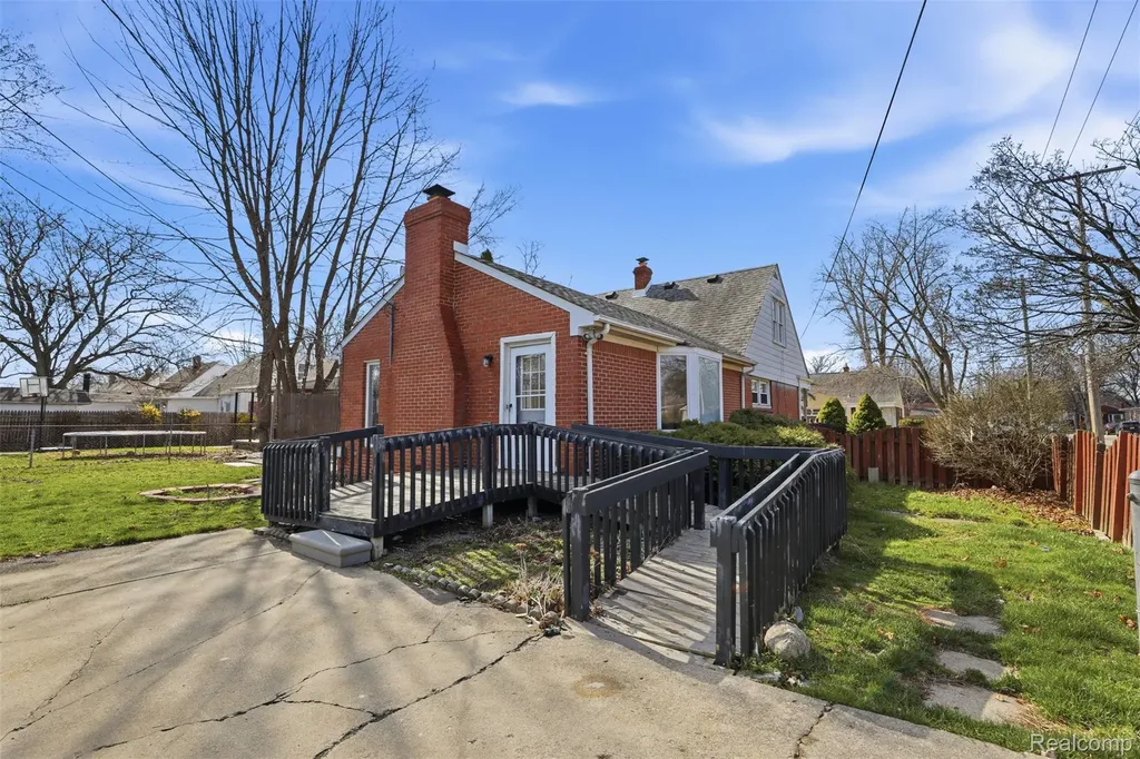 20201 Lancaster Street Harper Woods City MI 48225
