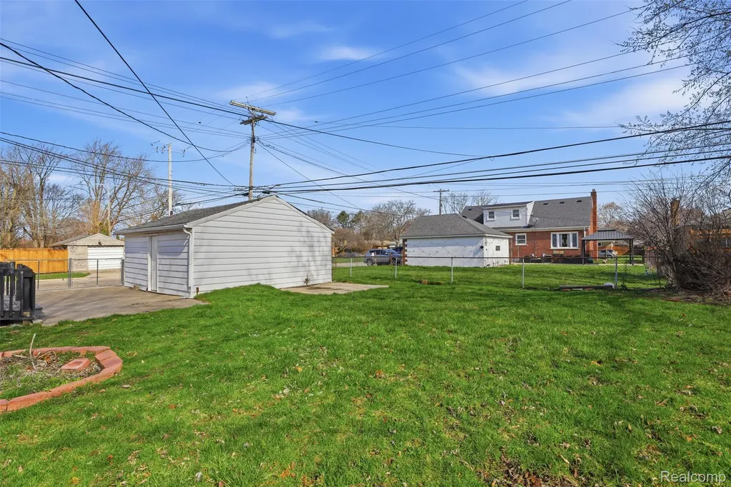 20201 Lancaster Street Harper Woods City MI 48225