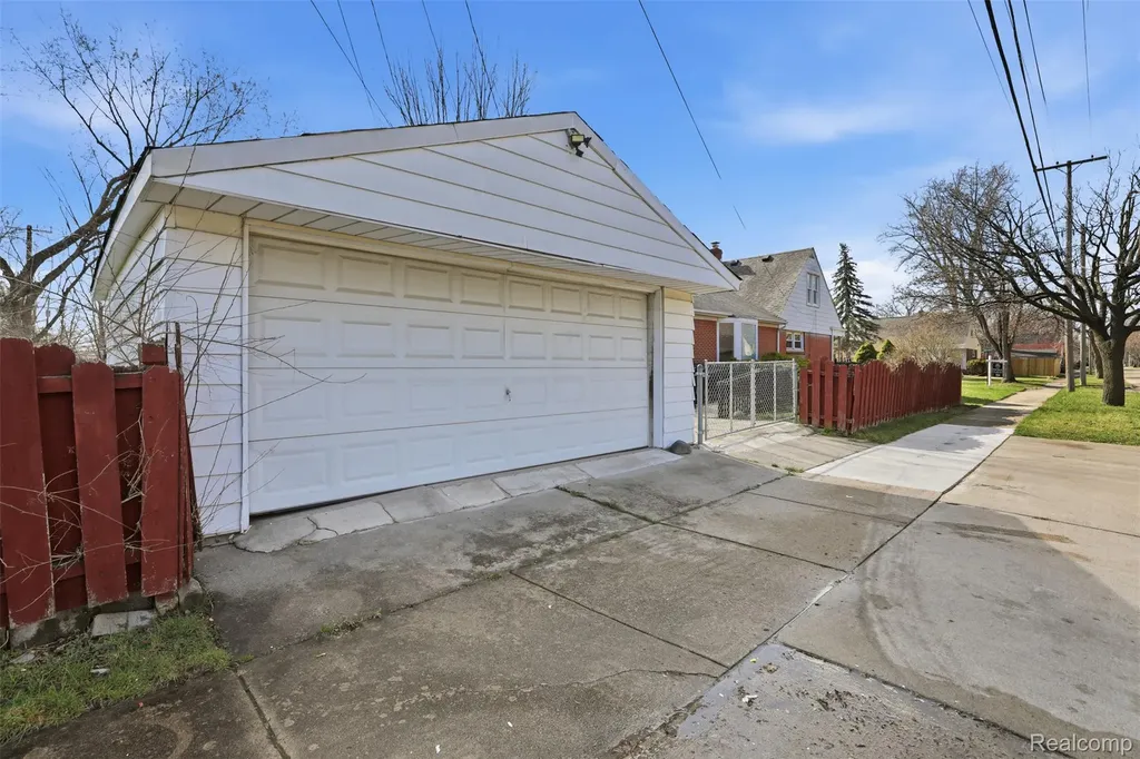 20201 Lancaster Street Harper Woods City MI 48225