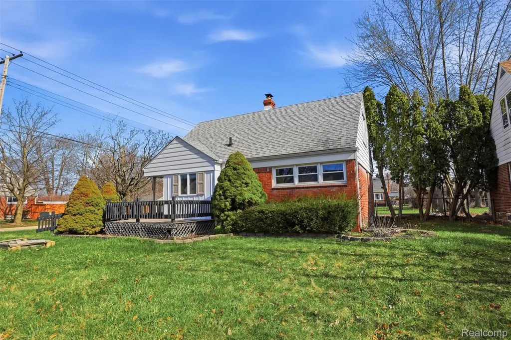 20201 Lancaster Street Harper Woods City MI 48225