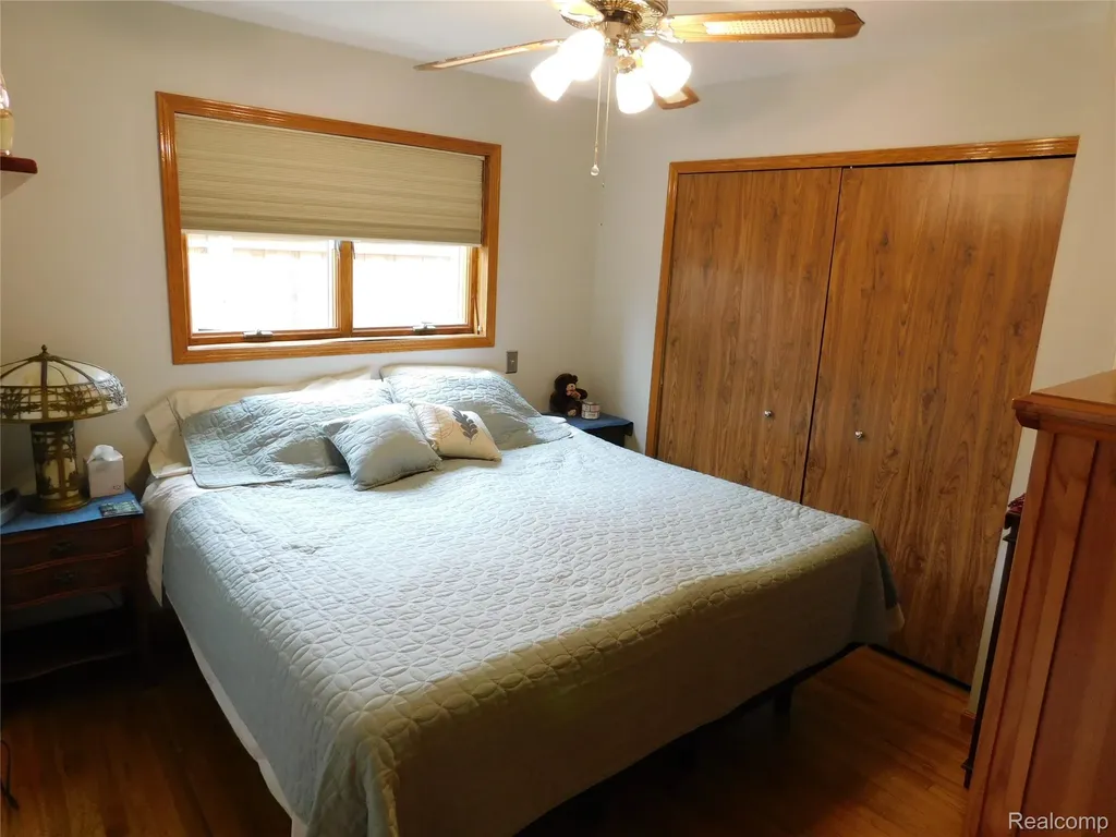 30324 Glenwood Circle Warren City MI 48088