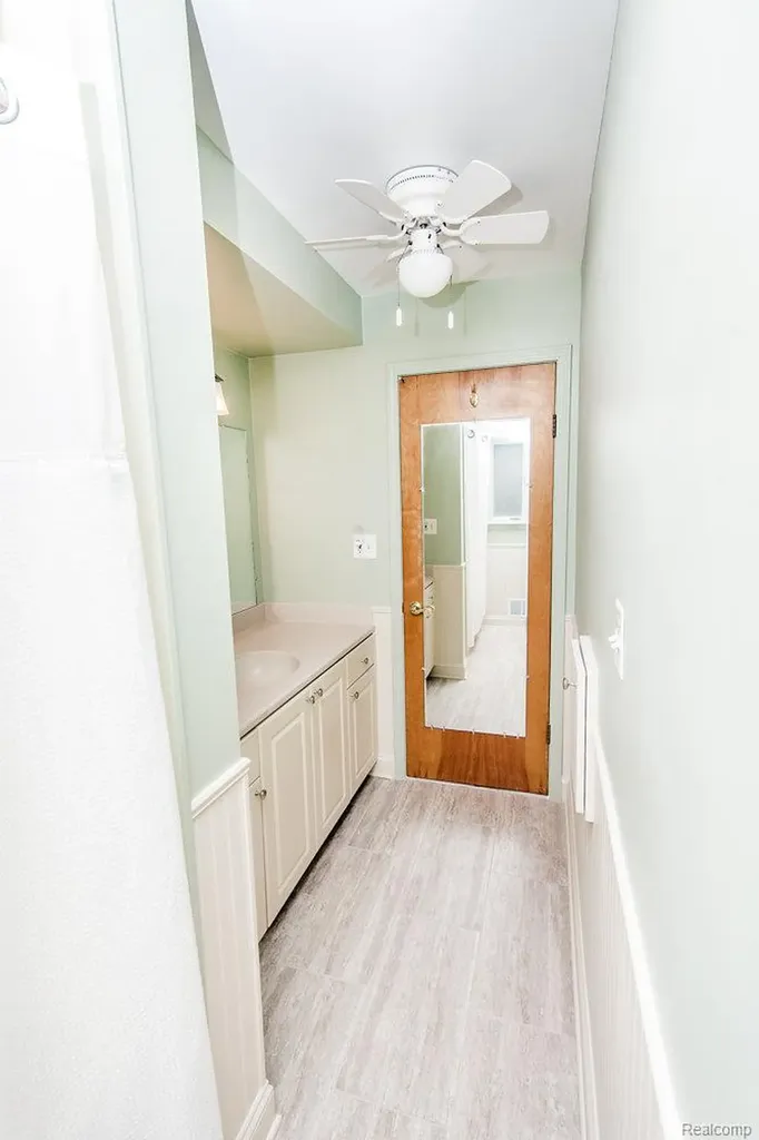 30324 Glenwood Circle Warren City MI 48088