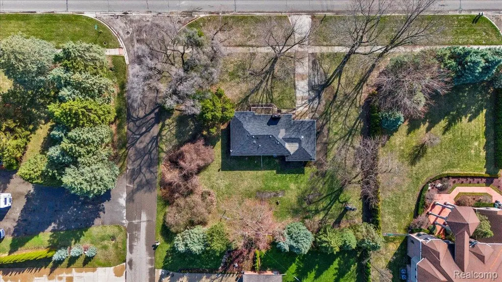 3431 Crooks Road Troy City MI 48084