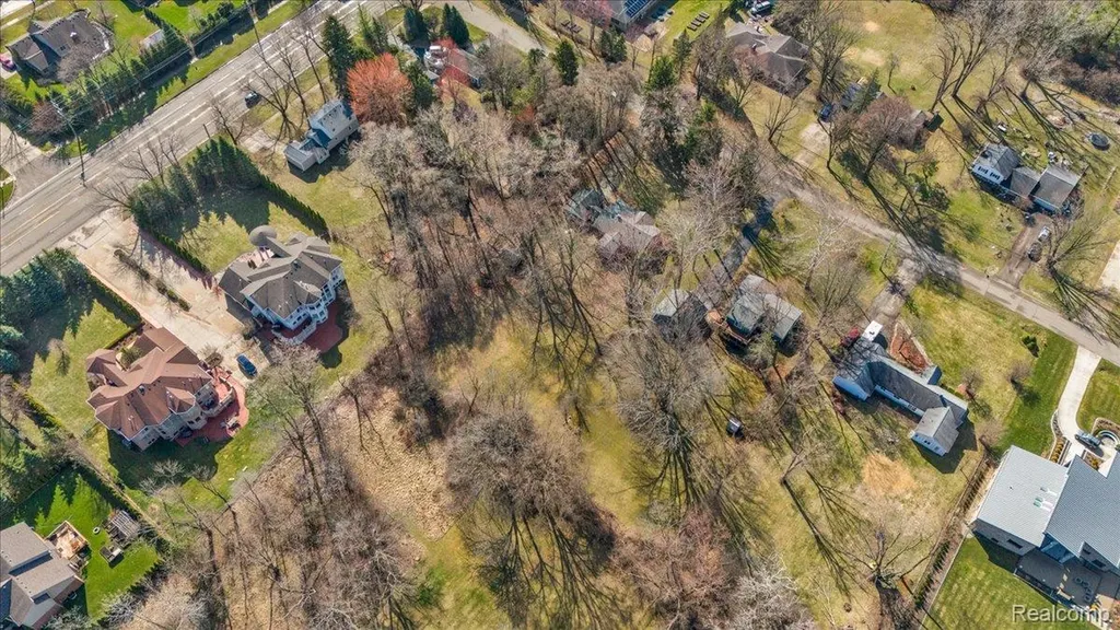 1454 Banmoor Drive Troy City MI 48084