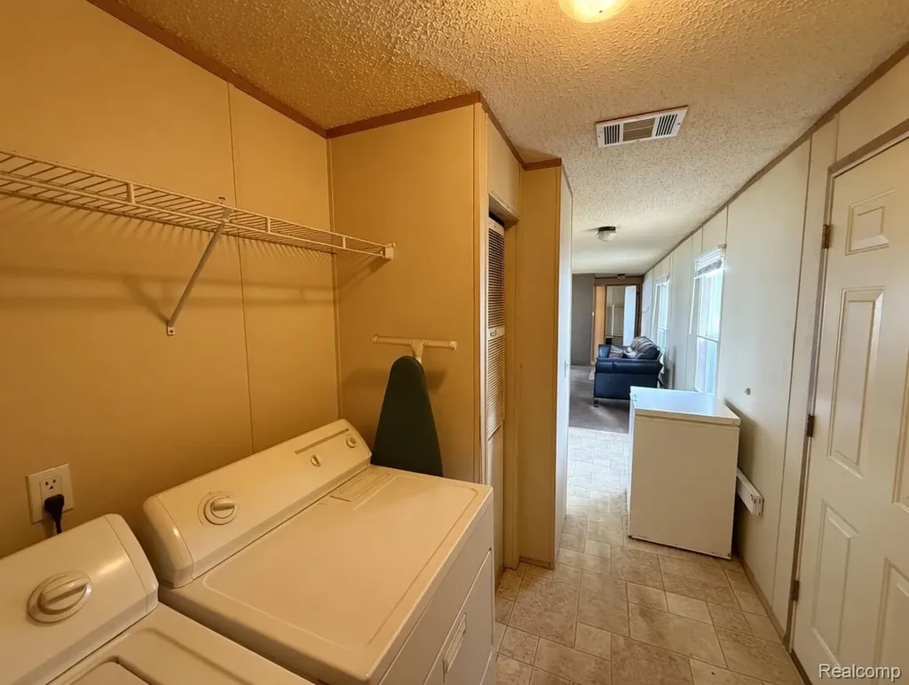 1570 Christine Terrace Madison Heights City MI 48071