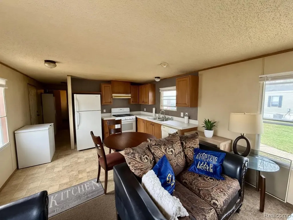 1570 Christine Terrace Madison Heights City MI 48071