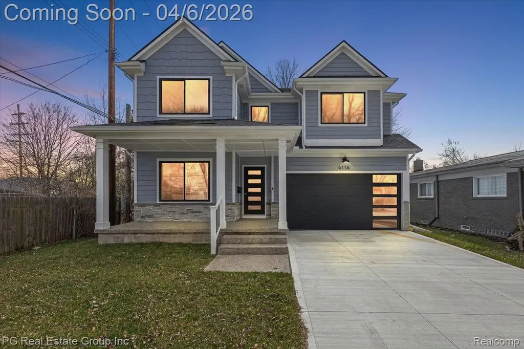 4114 Edgeland Avenue Royal Oak City MI 48073