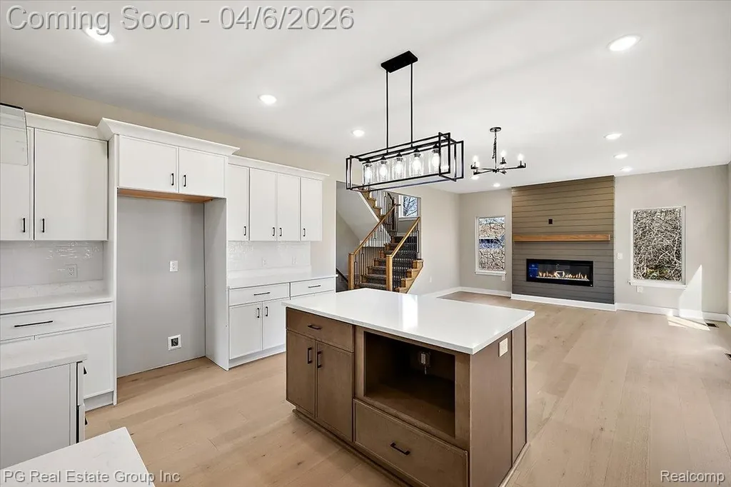4114 Edgeland Avenue Royal Oak City MI 48073