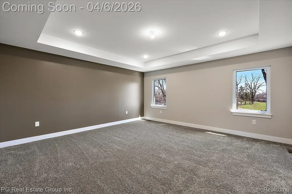 4114 Edgeland Avenue Royal Oak City MI 48073