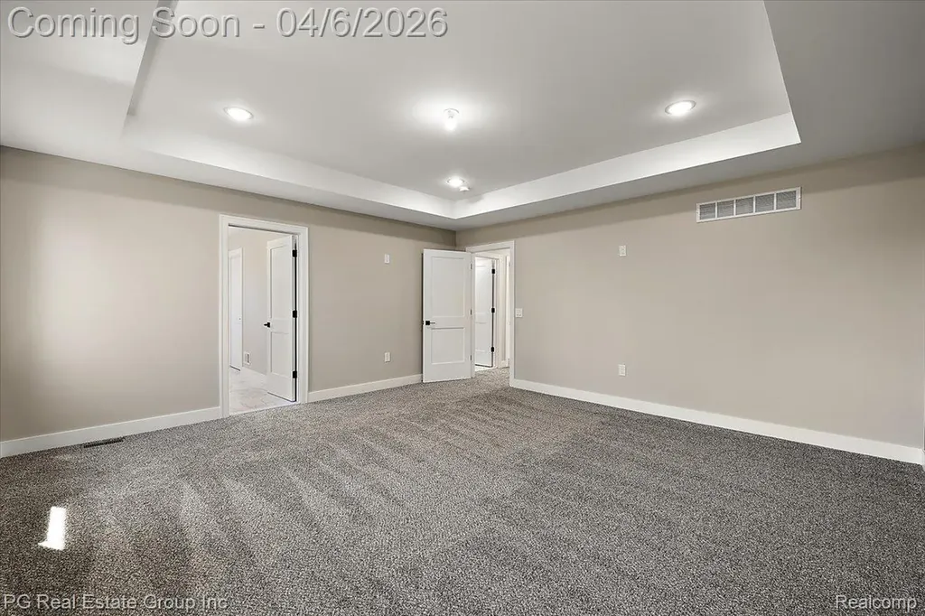 4114 Edgeland Avenue Royal Oak City MI 48073