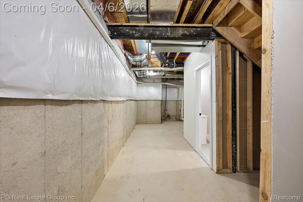 4114 Edgeland Avenue Royal Oak City MI 48073